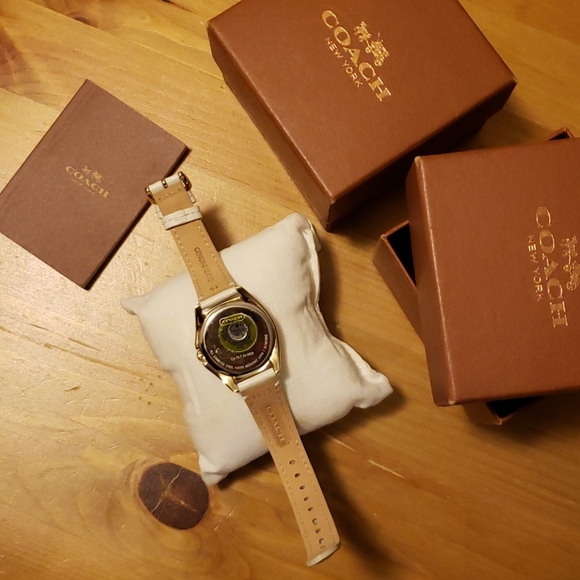 Genuine Leather COACH Watch - Picture 7 of 8